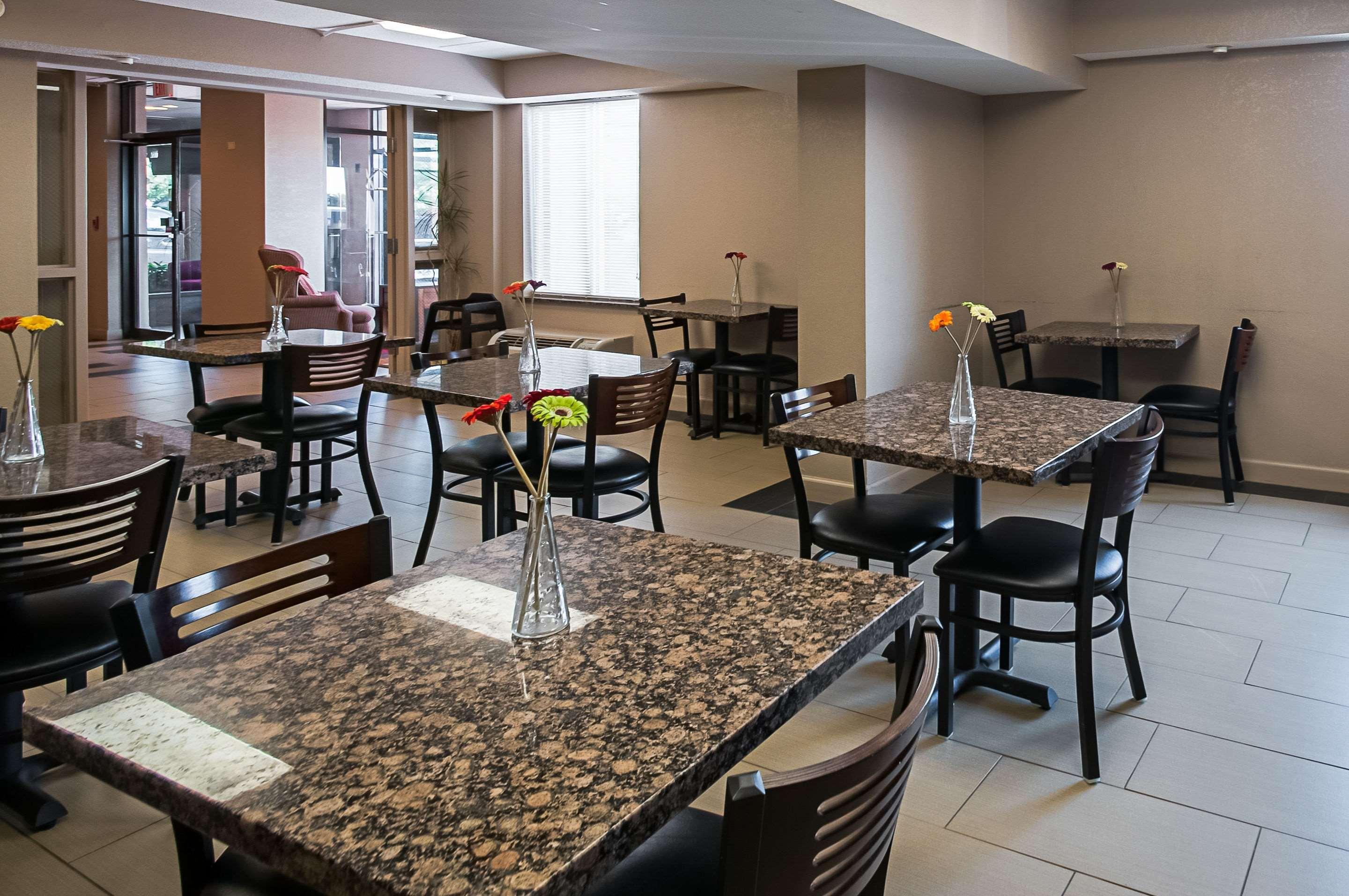 Quality Inn Near Potomac Mills Удбридж Екстериор снимка