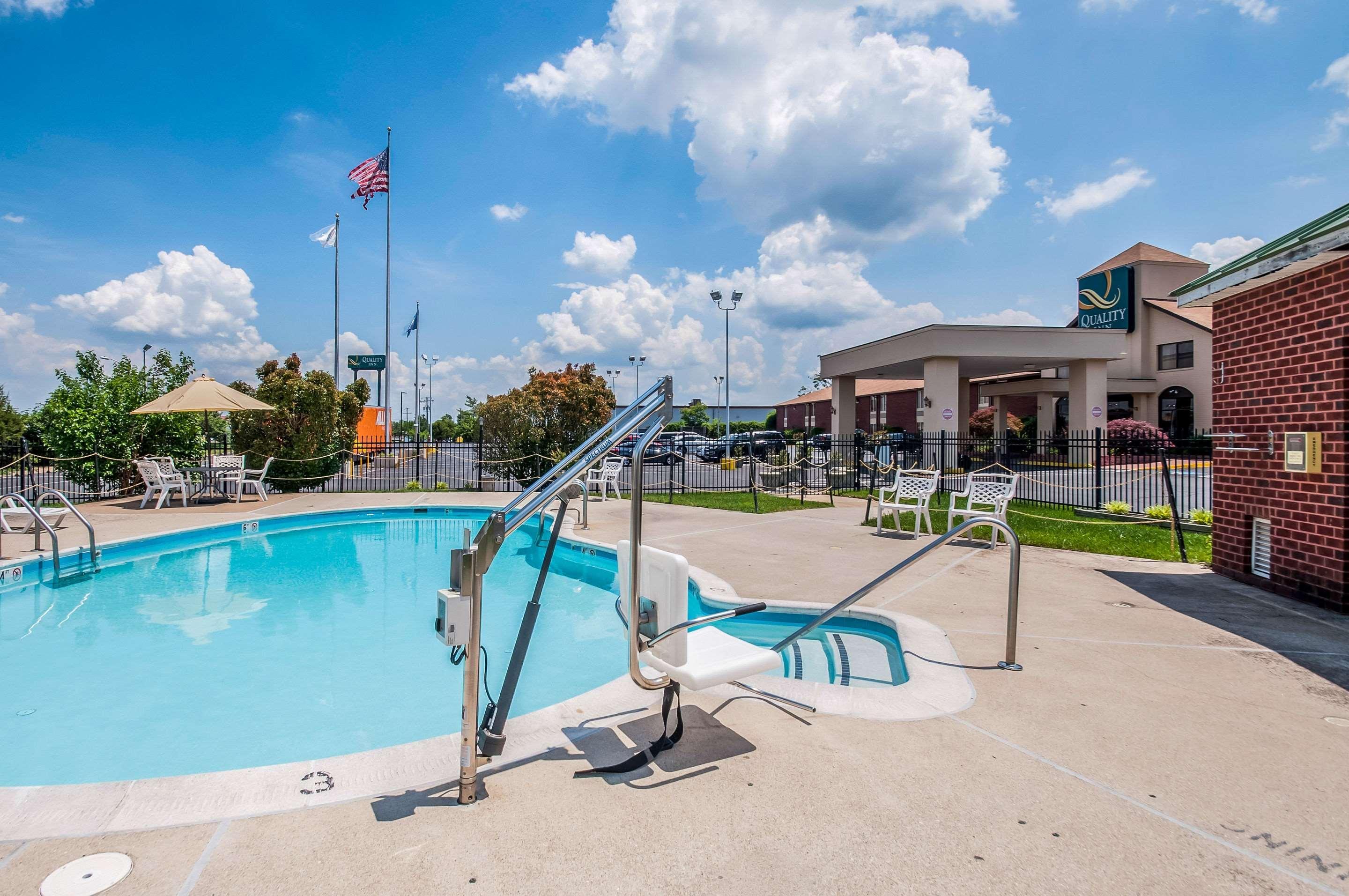 Quality Inn Near Potomac Mills Удбридж Екстериор снимка