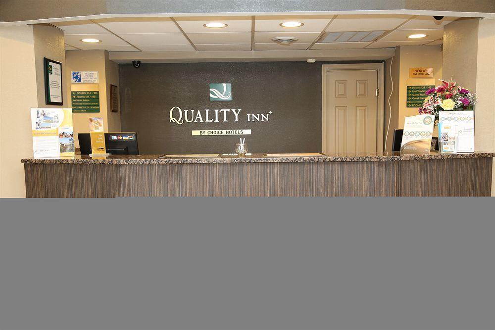 Quality Inn Near Potomac Mills Удбридж Екстериор снимка